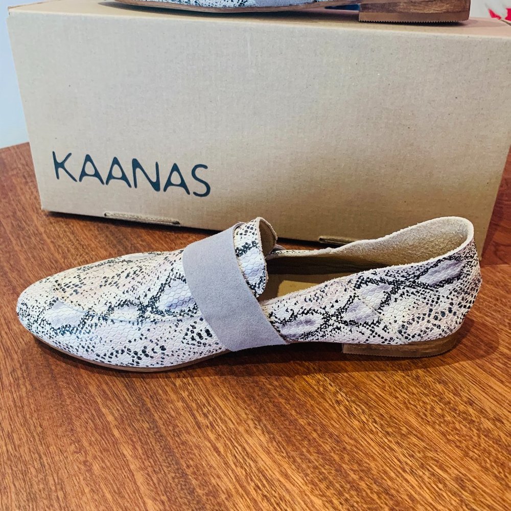 Kaanas Snakeskin Loafer